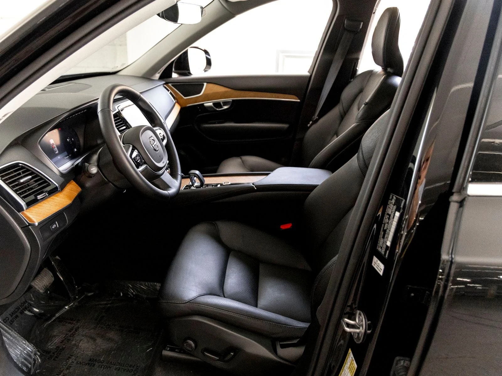 2025 Volvo XC90 B6 Plus Seven-Seater, 11/20