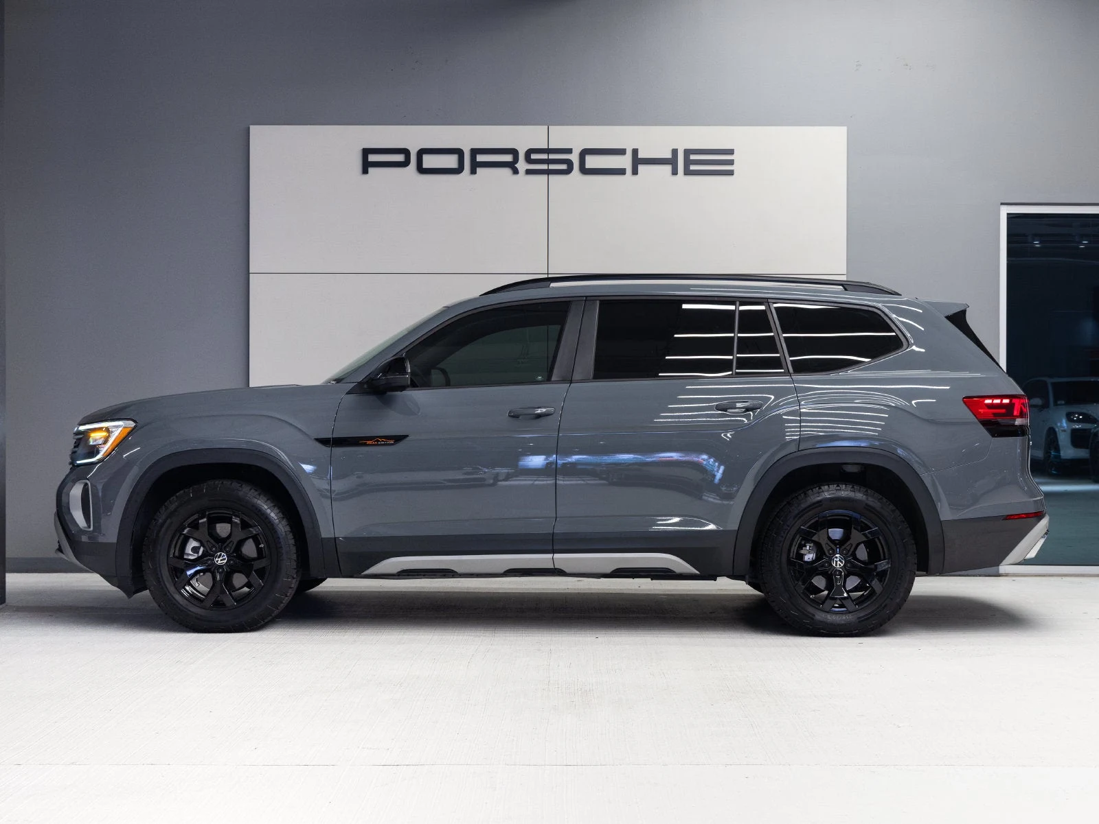 2025 Volkswagen Atlas Peak Edition, 2/20