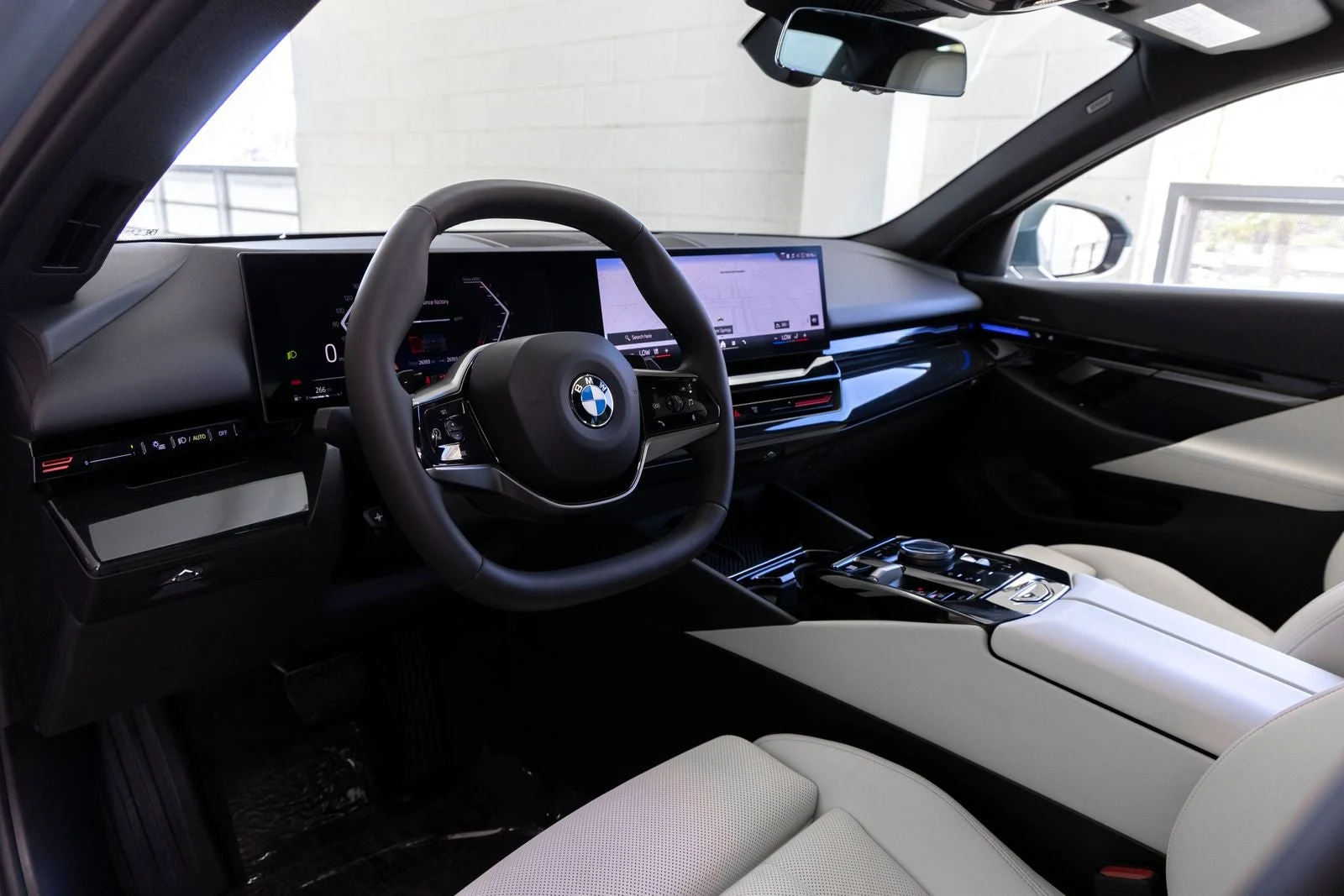 2024 BMW 530i Sedan (G60), 16/20