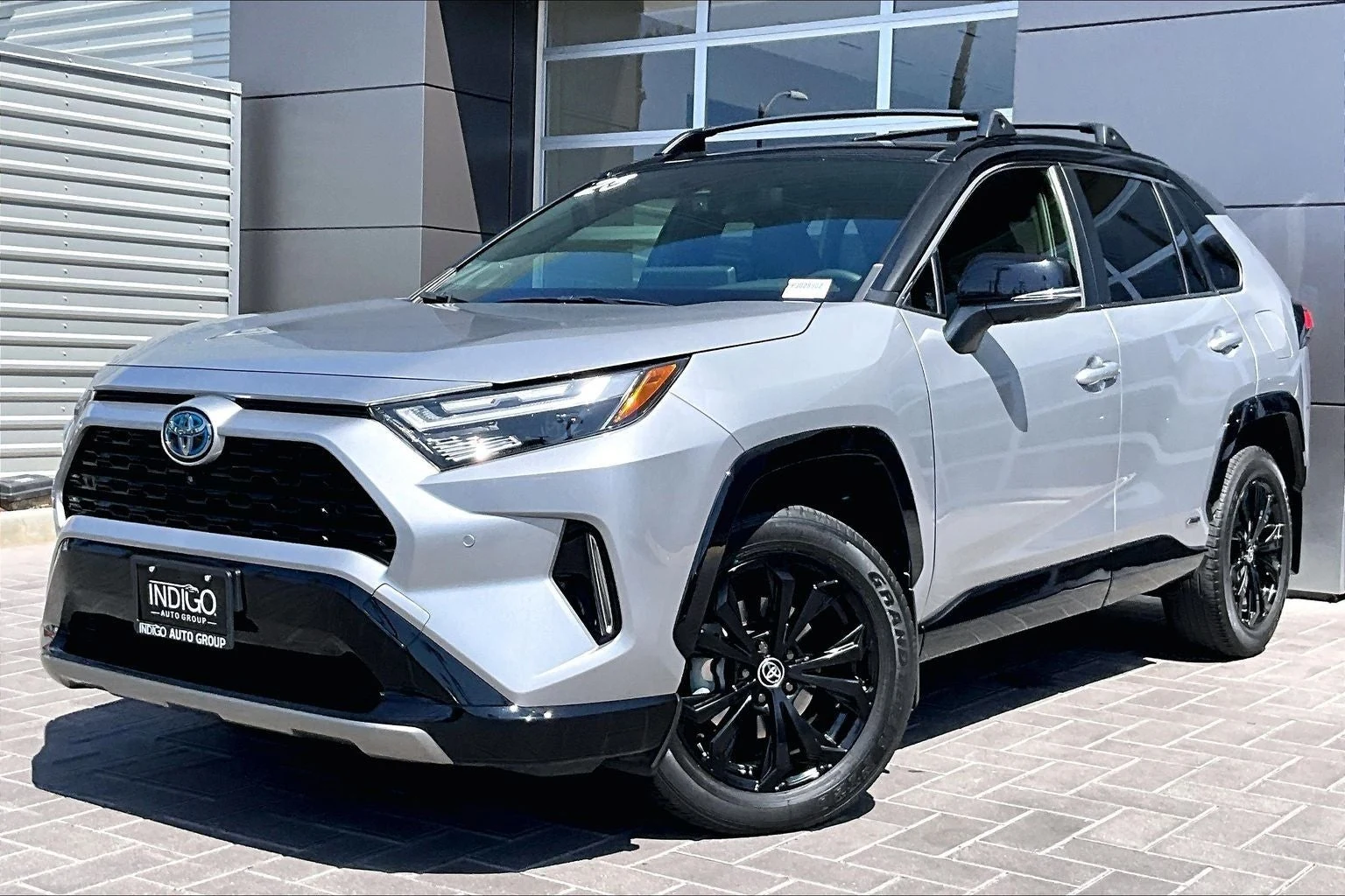 Toyota RAV4 Hybrid XSE (5th Generation) · Silver Sky Metallic · Indigo Auto Group