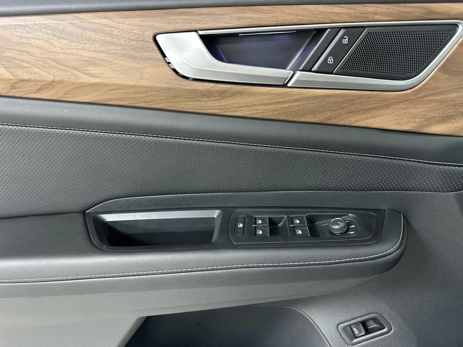 2026 Volkswagen Atlas SE with Technology, 10/20