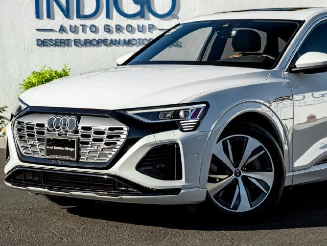 2024 Audi Q8 Sportback e-tron Premium Plus S line, 2/20