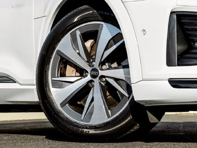 2024 Audi Q8 Sportback e-tron Premium Plus S line, 6/20