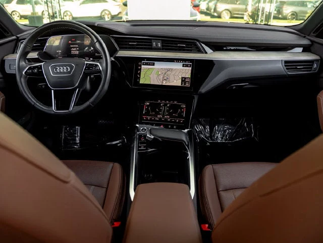 2024 Audi Q8 Sportback e-tron Premium Plus S line, 20/20