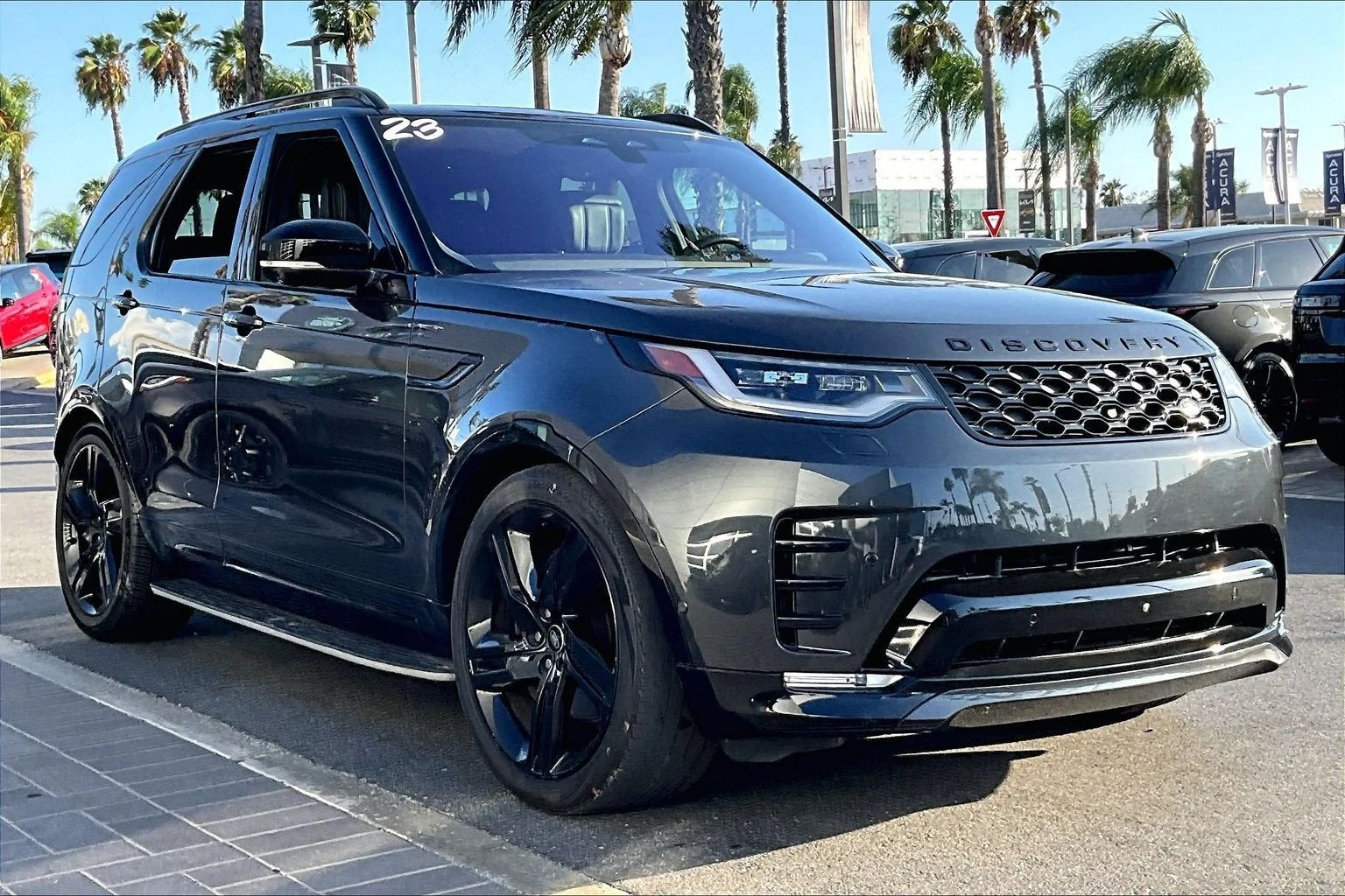 2023 Land Rover Discovery HSE R-Dynamic (L462), 2/3