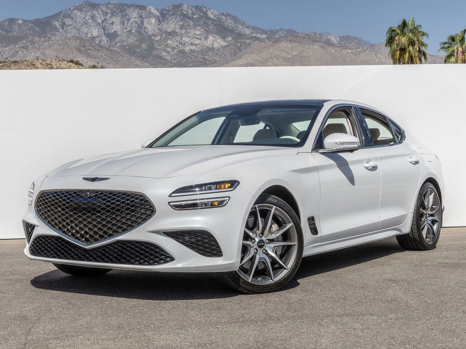 Genesis G70 2.5T Prestige (2020 Update) · Uyuni White · Indigo Auto Group