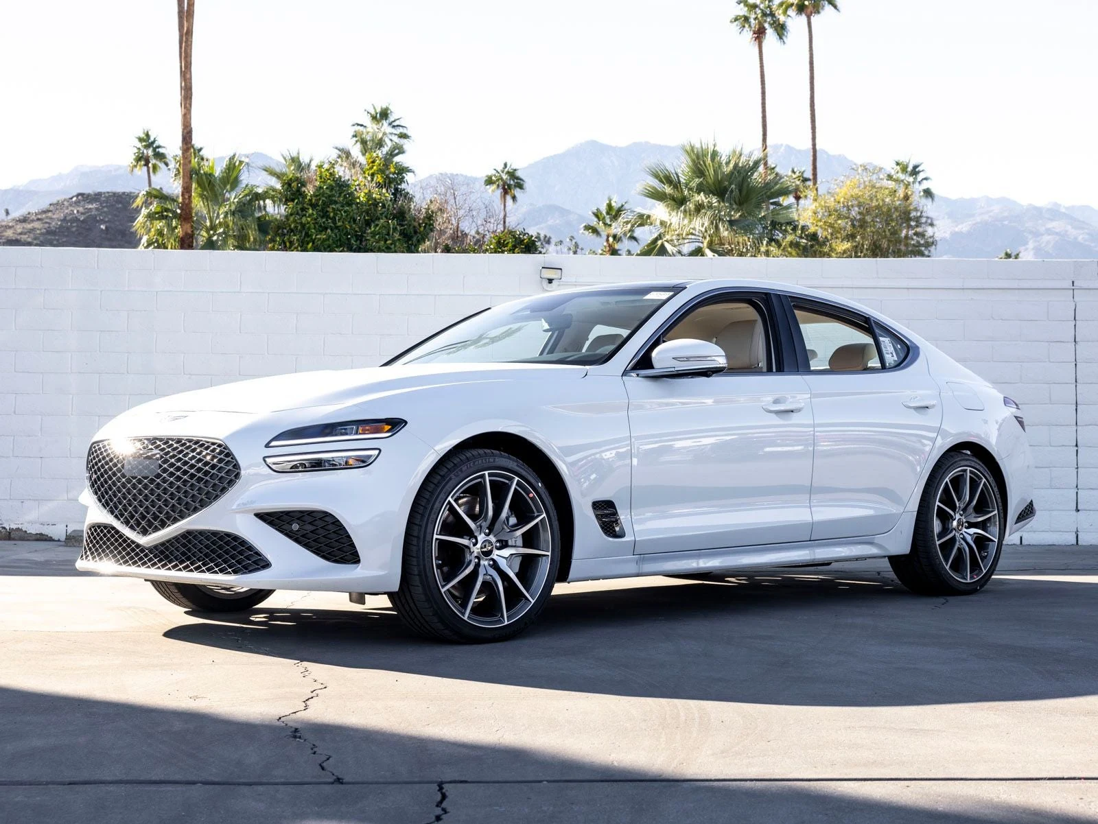 Genesis G70 2.5T Prestige (2020 Update) · Uyuni White · Indigo Auto Group