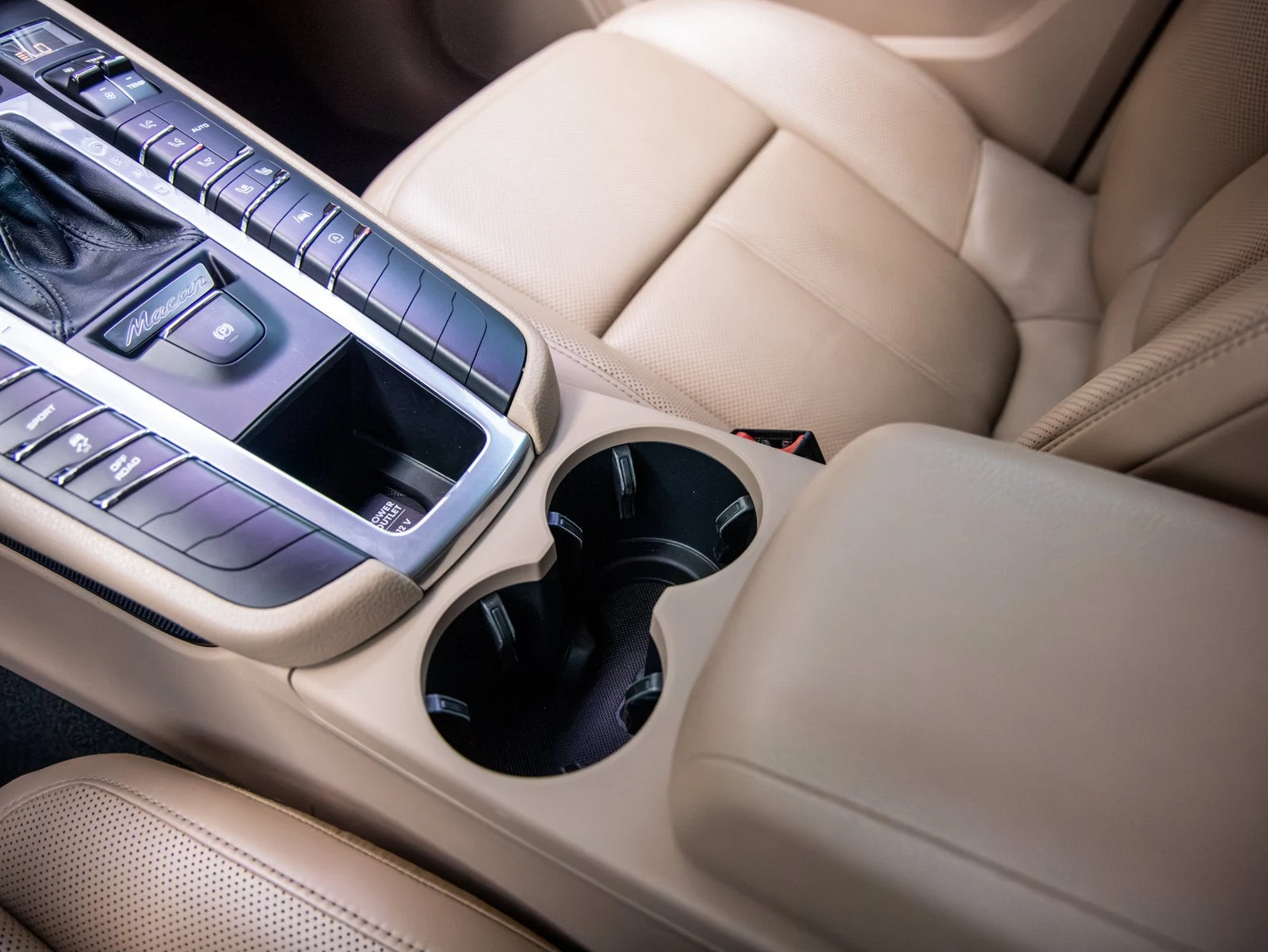 2021 Porsche Macan (95B), 18/20