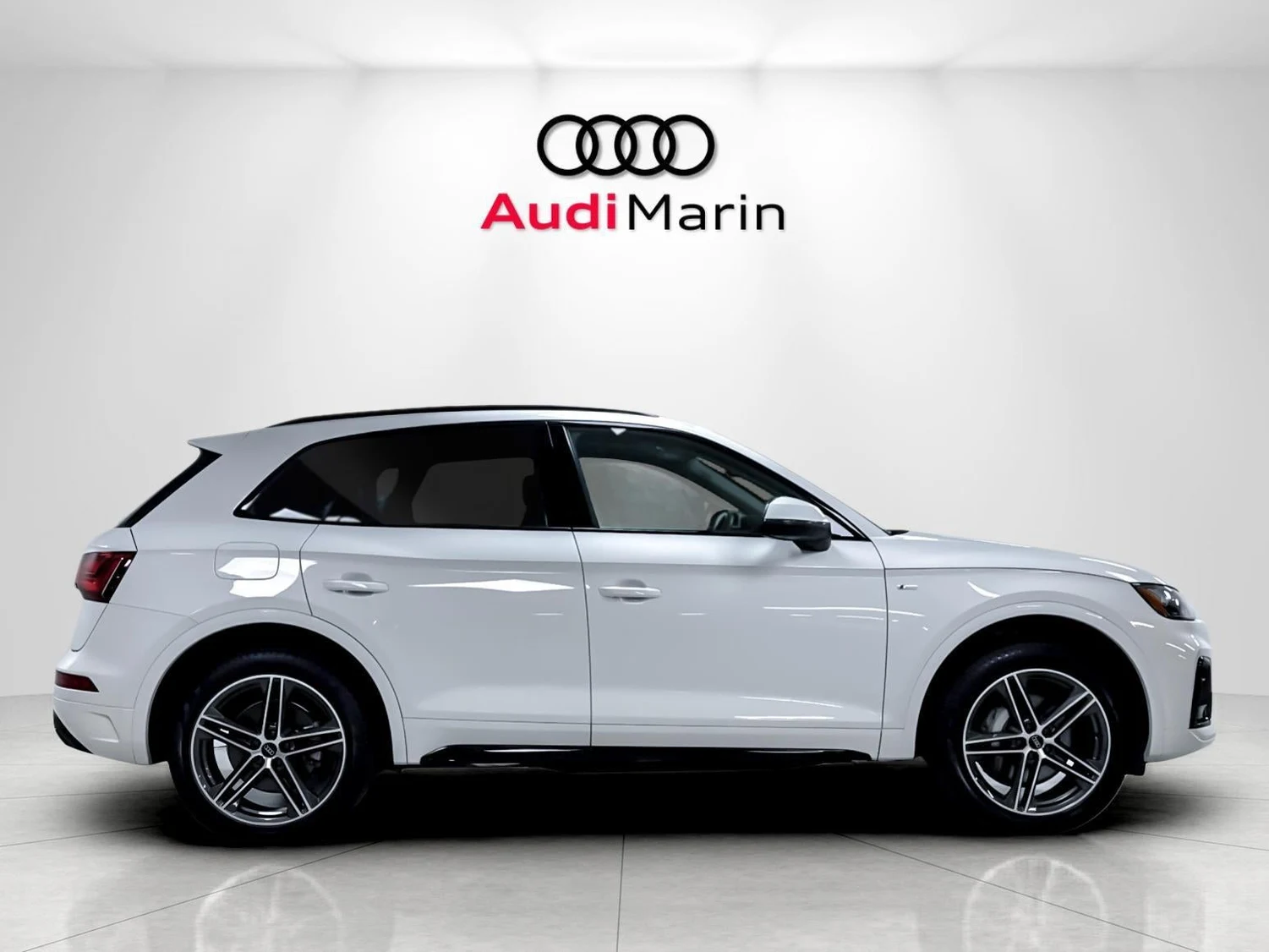 2023 Audi Q5 55 TFSI e Premium Plus (FY), 6/20
