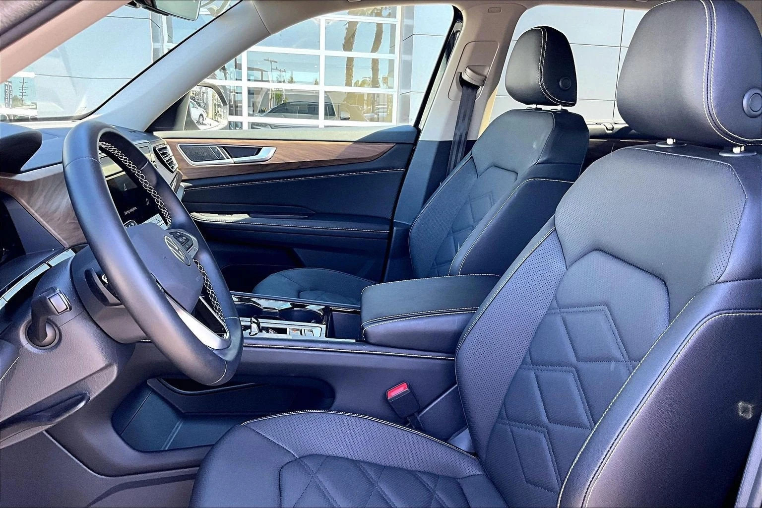 2026 Volkswagen Atlas SE with Technology, 3/3