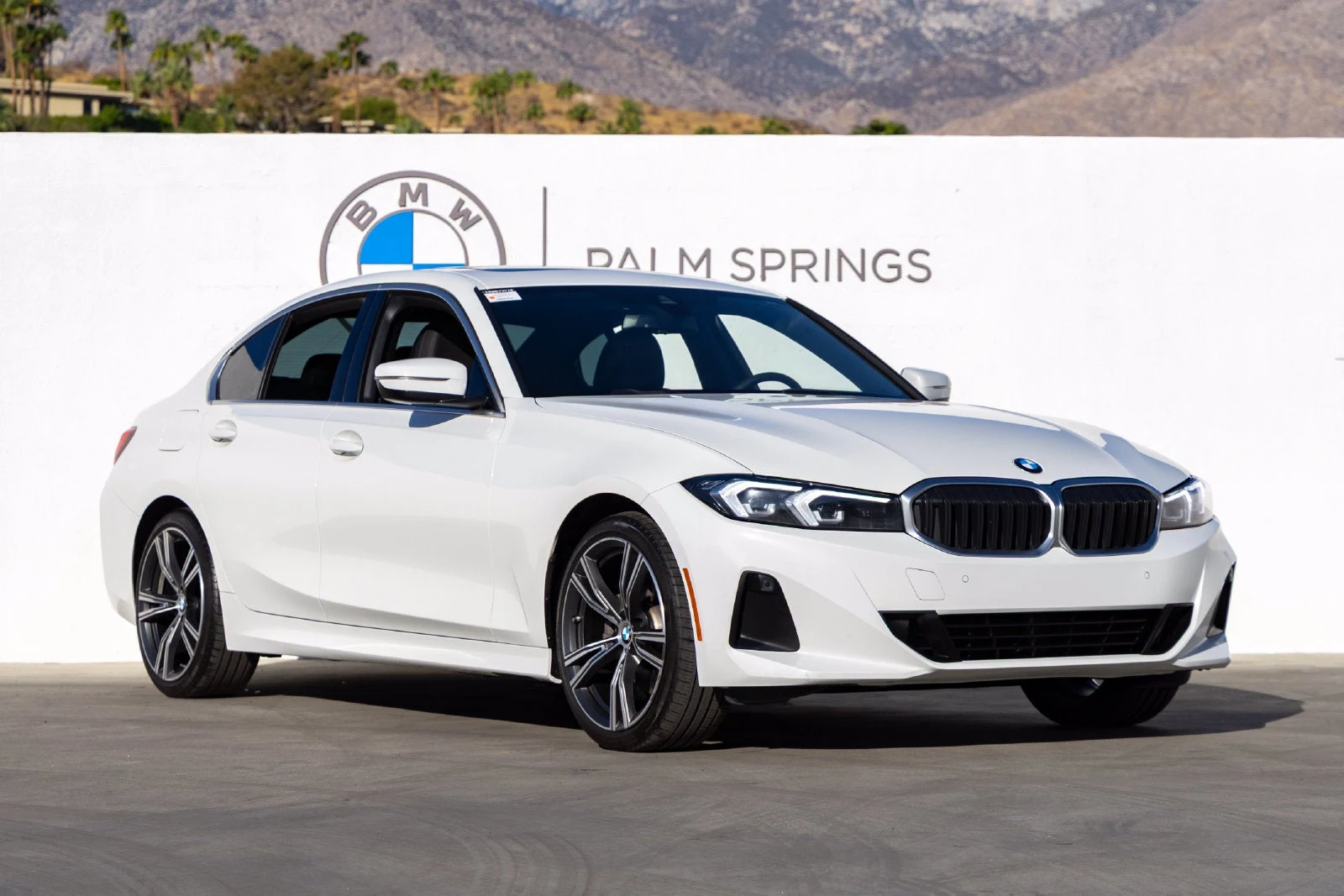 2024 BMW 330i Sedan (G20), 2/20