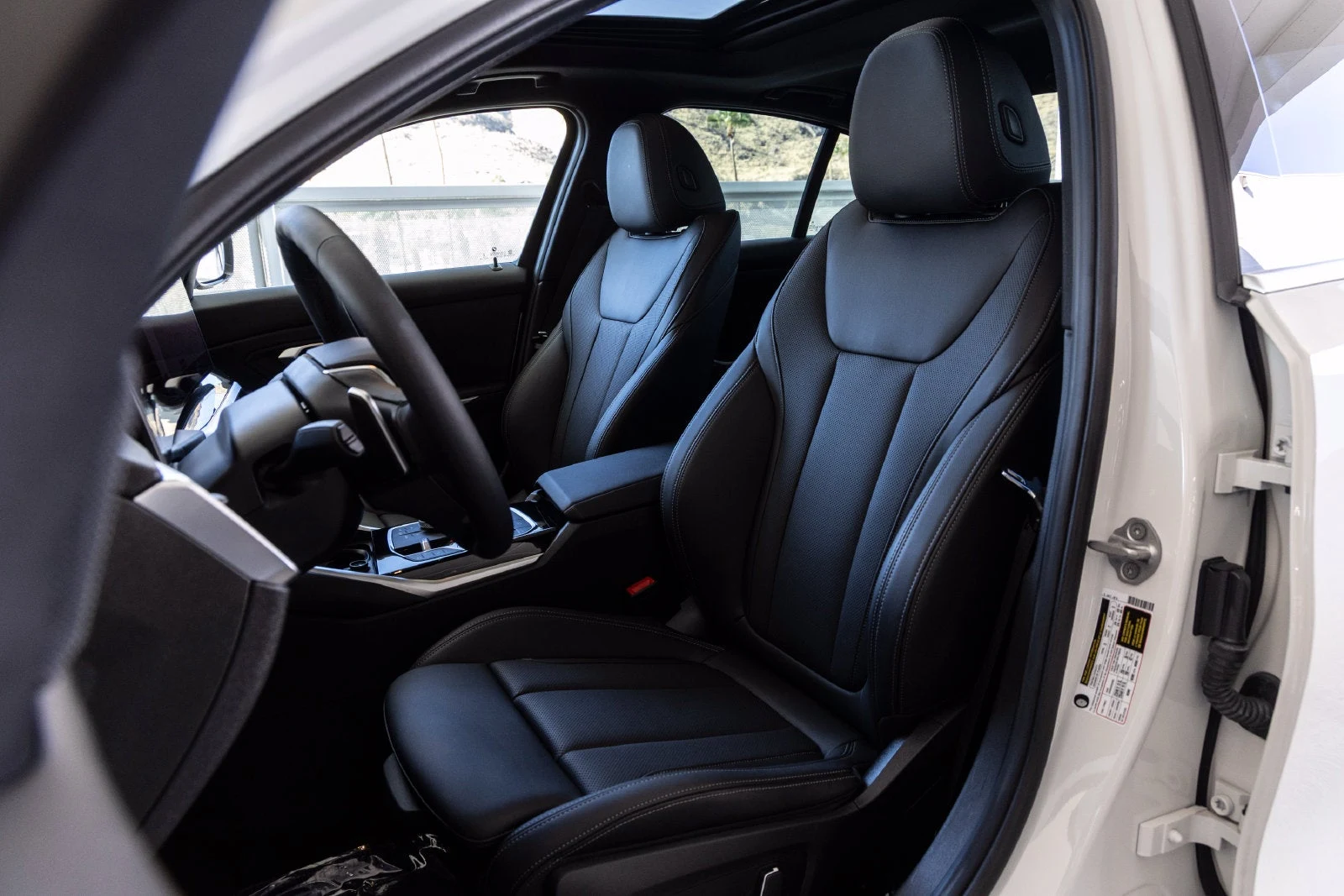 2024 BMW 330i Sedan (G20), 17/20