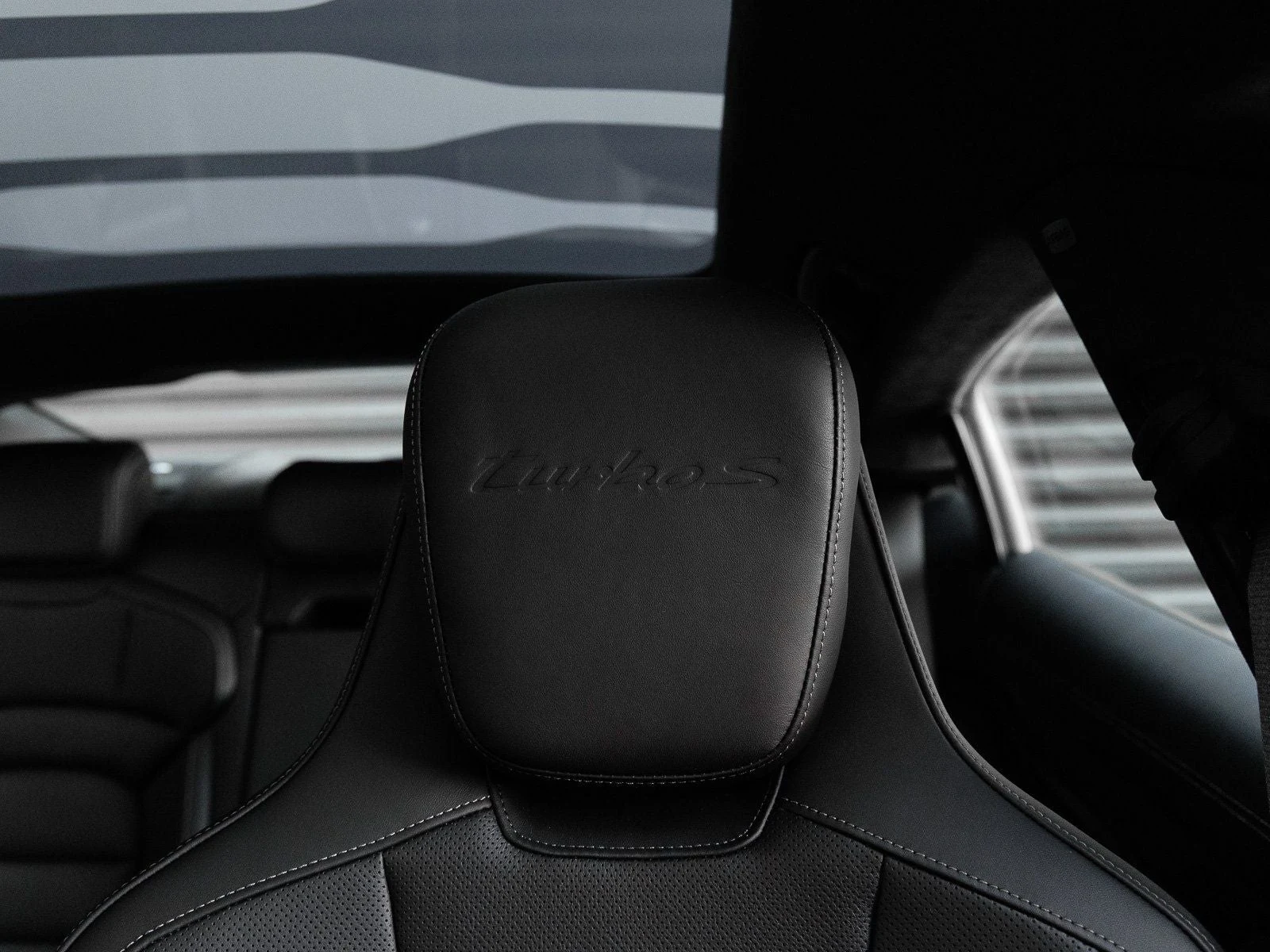 2025 Porsche Taycan Turbo S (2025 Update), 18/20