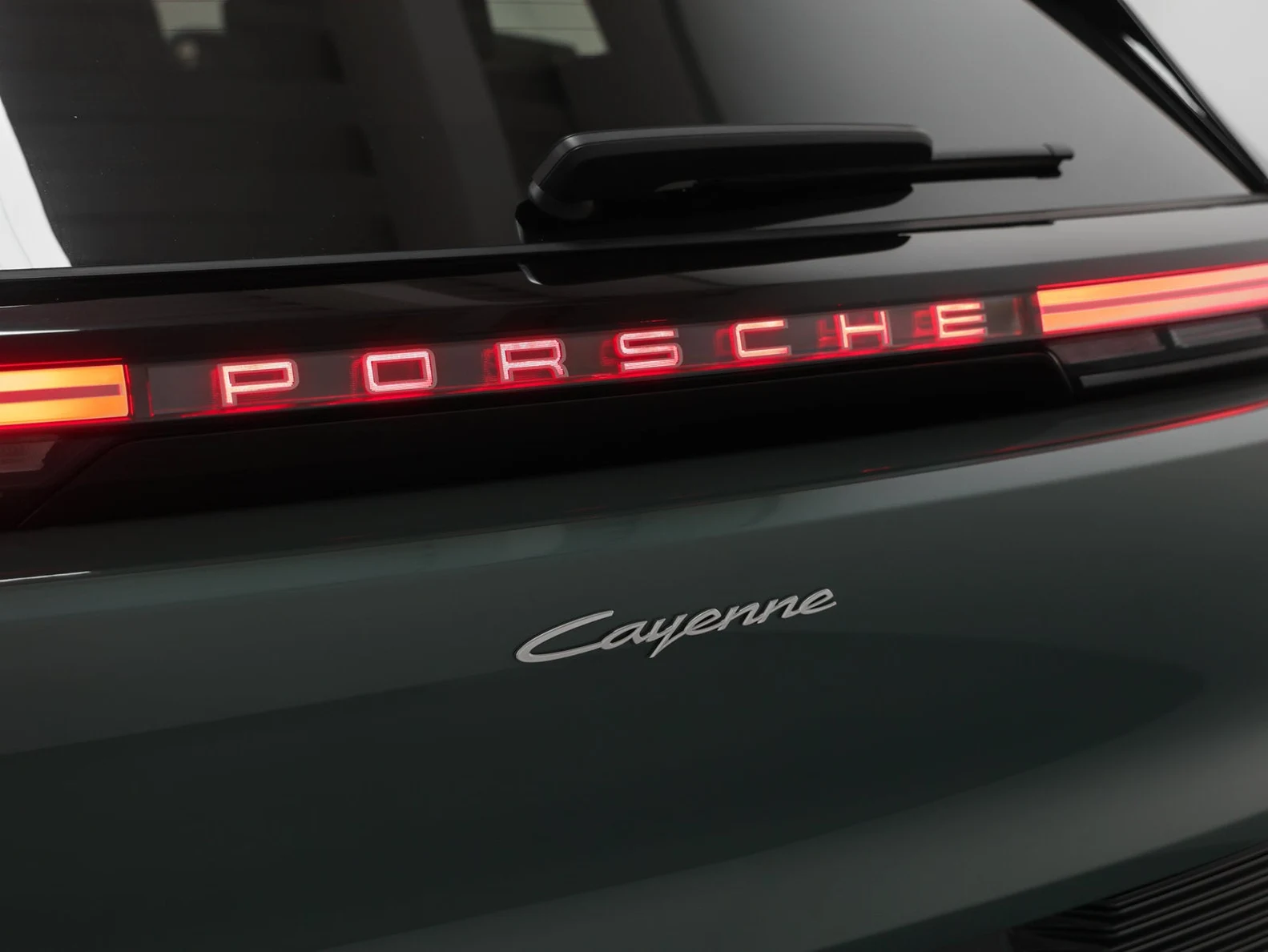 2026 Porsche Cayenne Electric (E4), 17/20