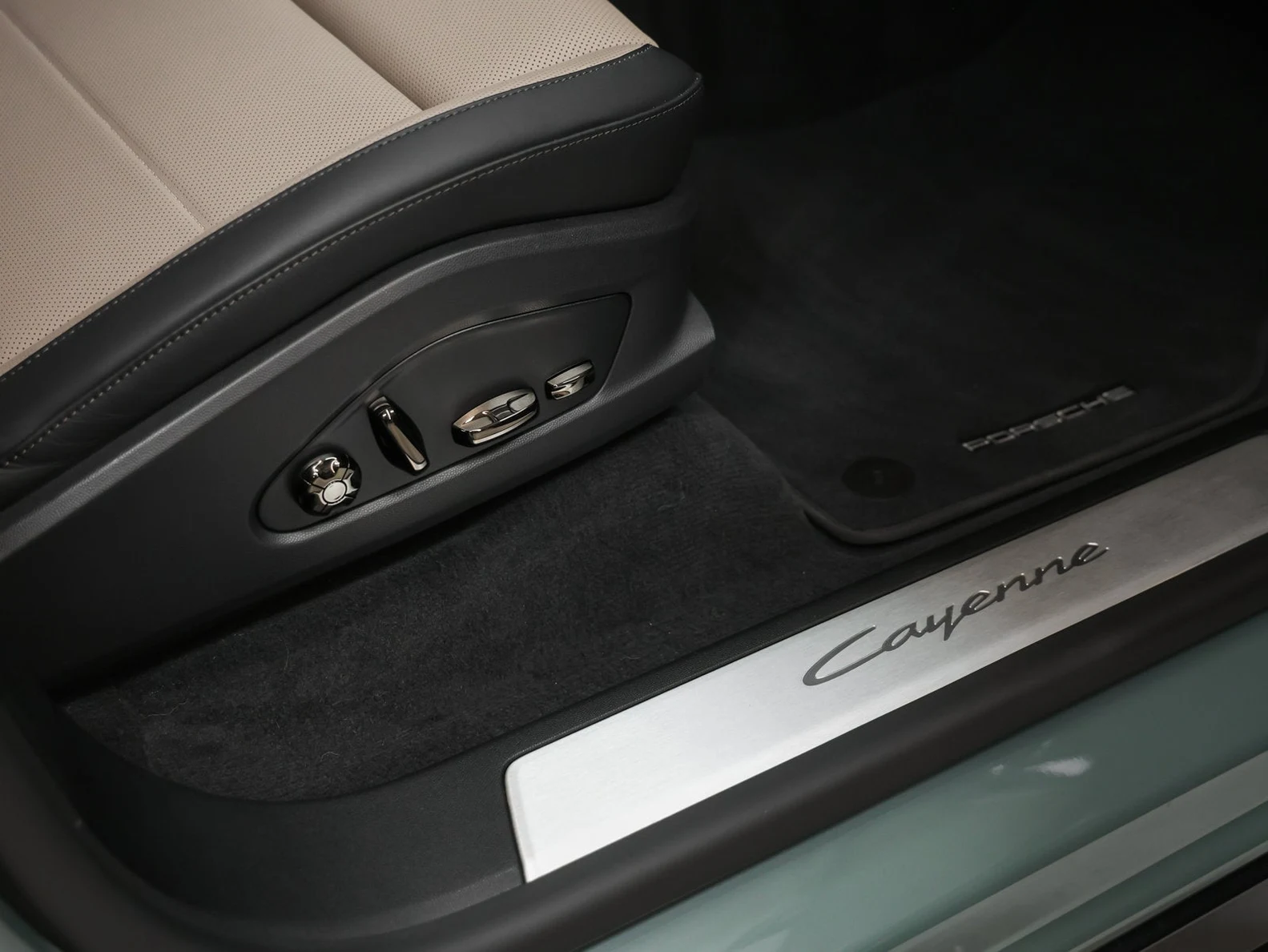 2026 Porsche Cayenne Electric (E4), 18/20