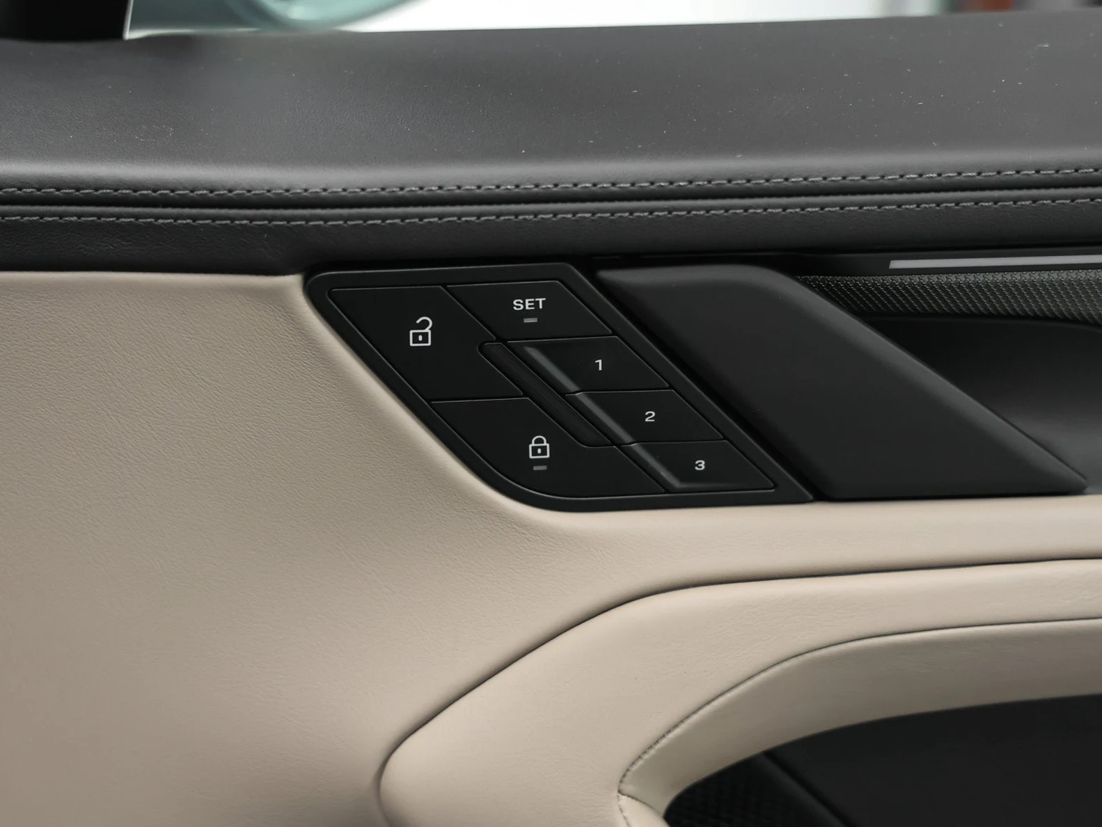 2026 Porsche Cayenne Electric (E4), 19/20
