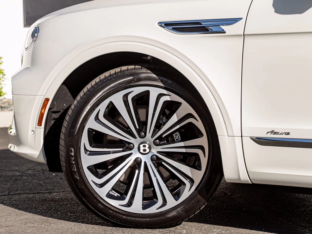 2026 Bentley Bentayga V8 Azure, 14/20