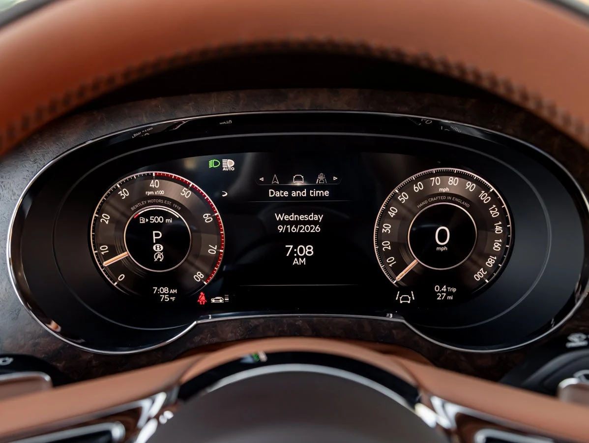2026 Bentley Bentayga V8 Azure, 18/20