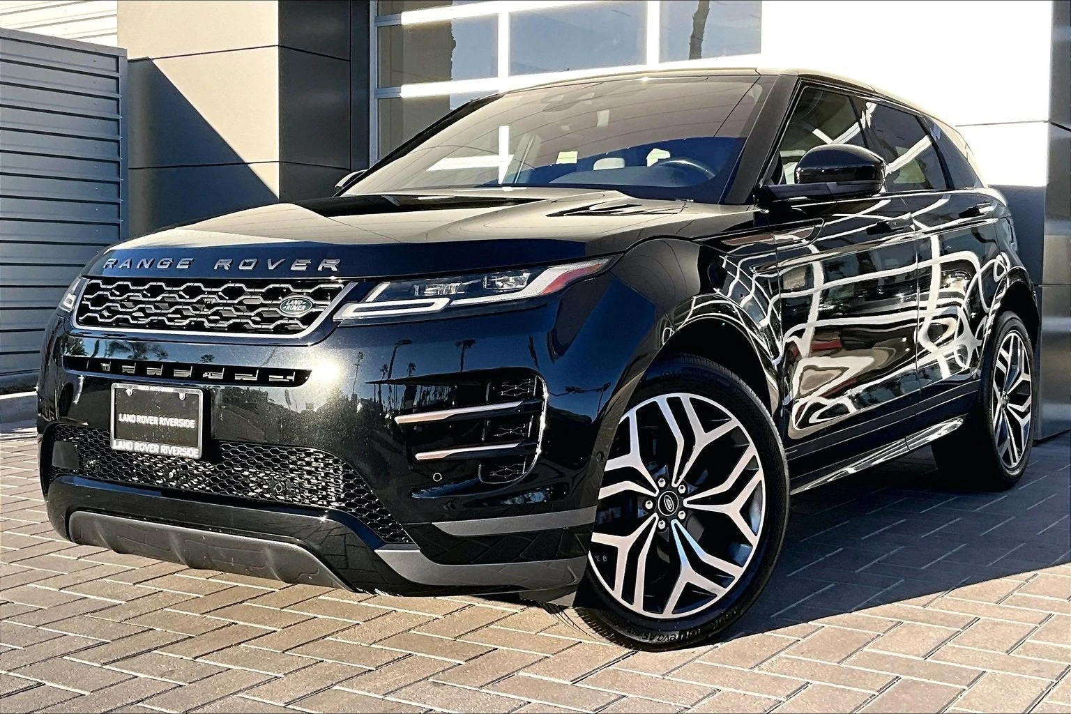 Land Rover Range Rover Evoque P300 MHEV R-Dynamic HSE (L551) · Black Metallic · Indigo Auto Group