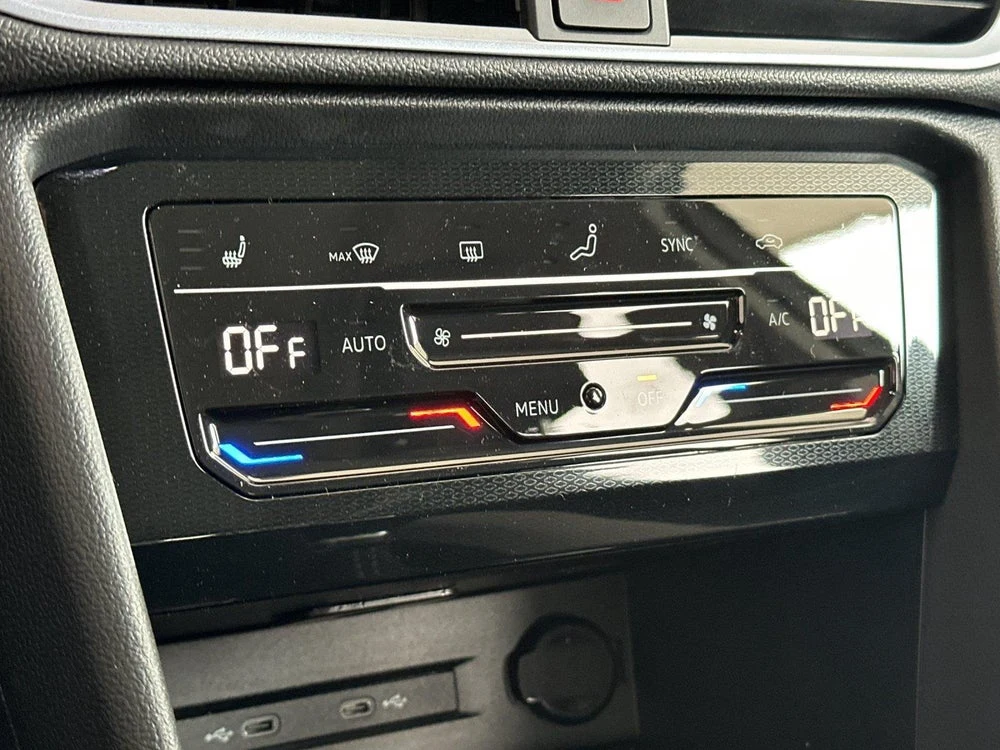 2026 Volkswagen Taos SE (2025 Update), 19/20