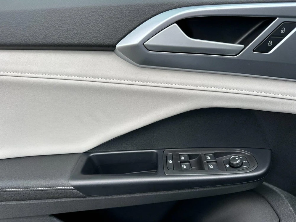 2026 Volkswagen Taos SE (2025 Update), 10/20