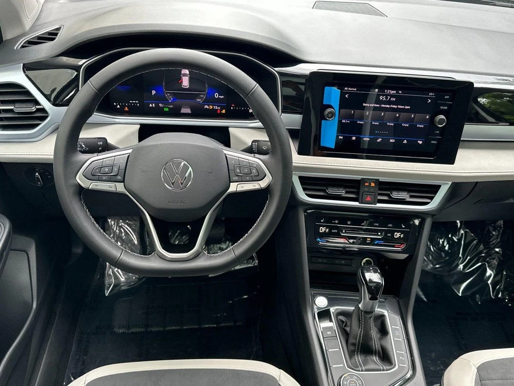 2026 Volkswagen Taos SE (2025 Update), 13/20