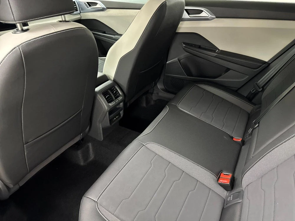 2026 Volkswagen Taos SE (2025 Update), 11/20