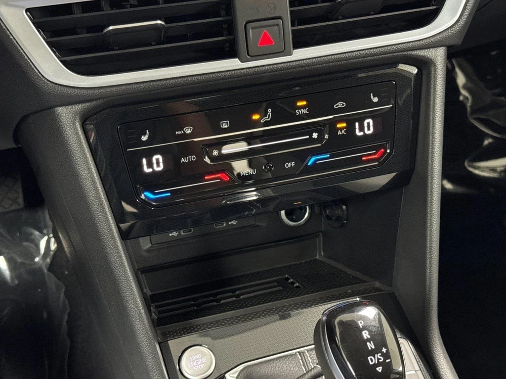 2026 Volkswagen Taos SE (2025 Update), 19/20