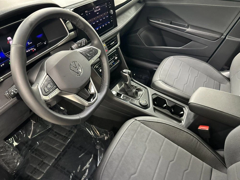 2025 Volkswagen Taos SE Black (2025 Update), 9/20
