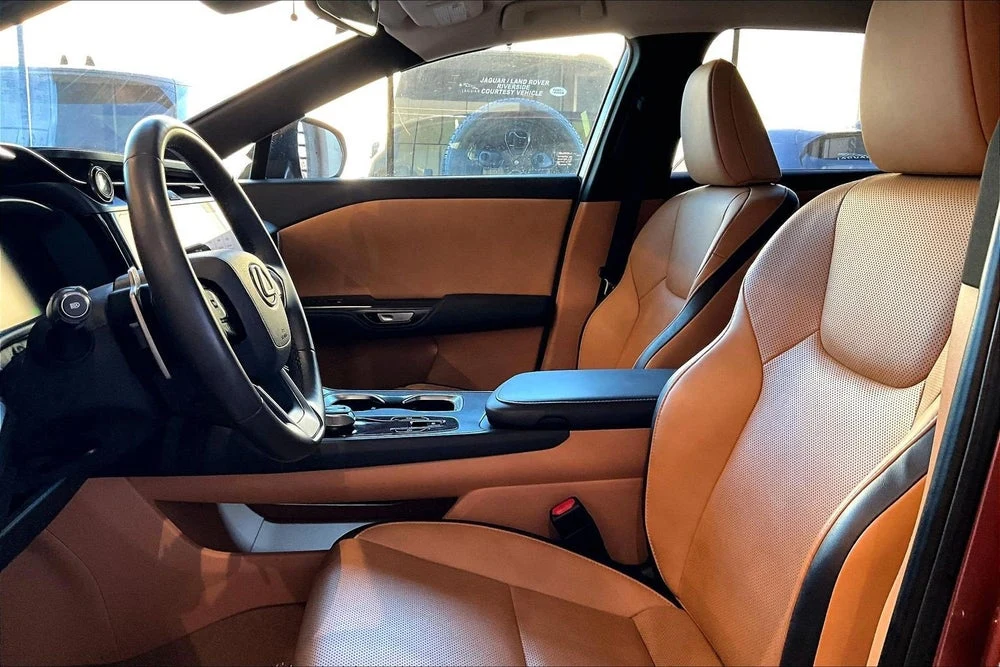 2024 Lexus RZ 300e Premium, 2/2