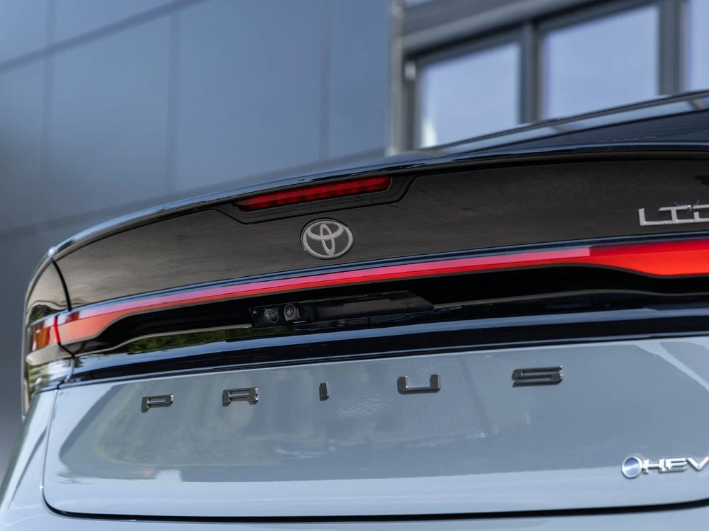 2024 Toyota Prius Limited (XW60), 13/20