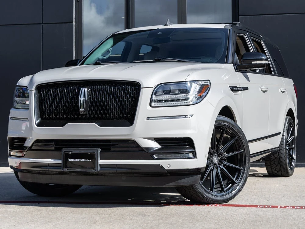 Lincoln Navigator Reserve (4th Generation) · Ceramic Pearl · Indigo Auto Group