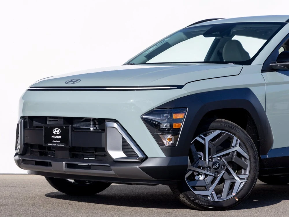 2027 Hyundai Kona SEL Premium (SX2), 2/20