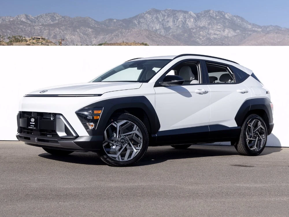 Hyundai Kona SEL Premium (SX2) · Atlas White · Indigo Auto Group
