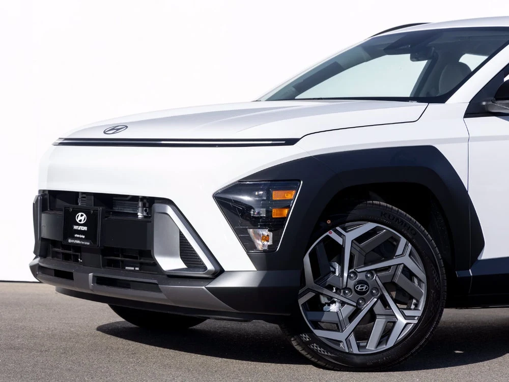 2027 Hyundai Kona SEL Premium (SX2), 2/20