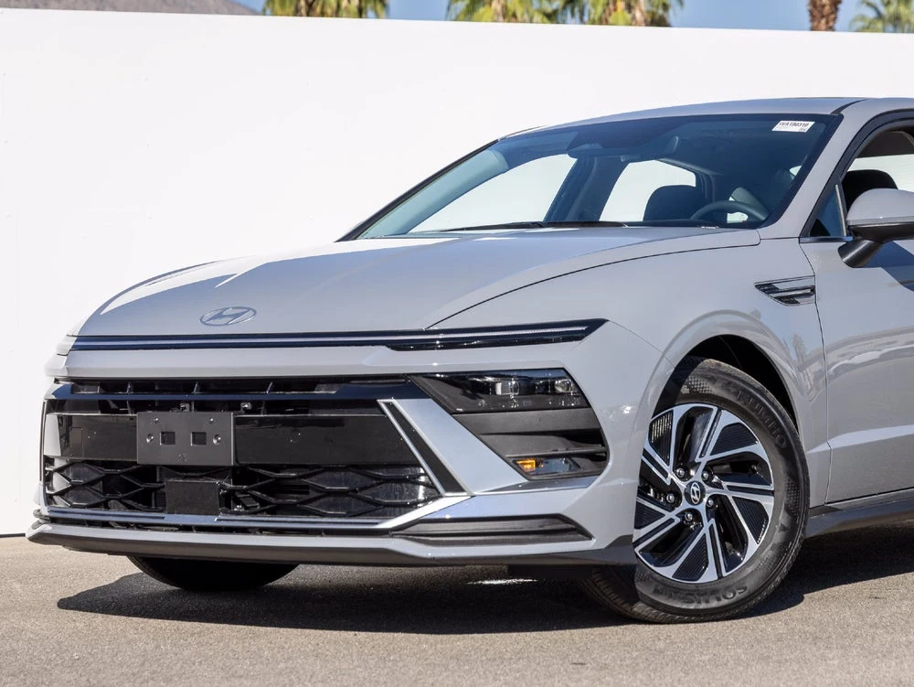 2027 Hyundai Sonata Hybrid Blue (2024 Update), 2/20