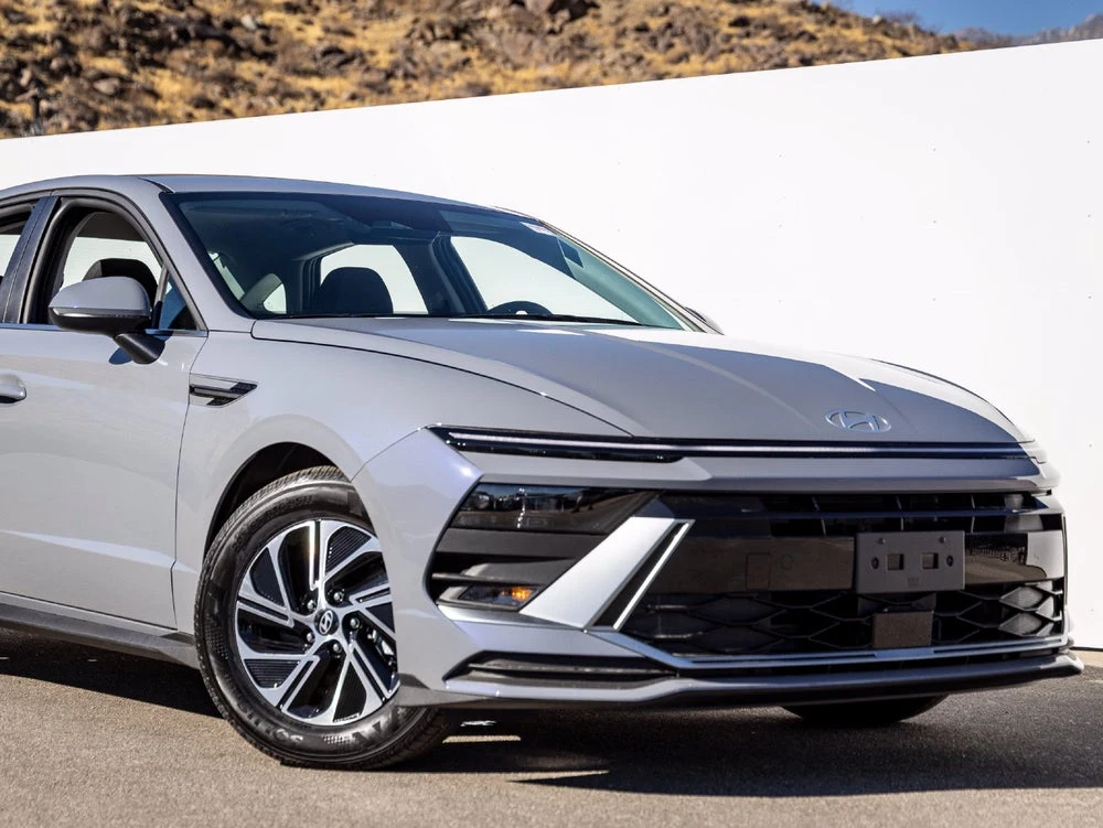 2027 Hyundai Sonata Hybrid Blue (2024 Update), 6/20