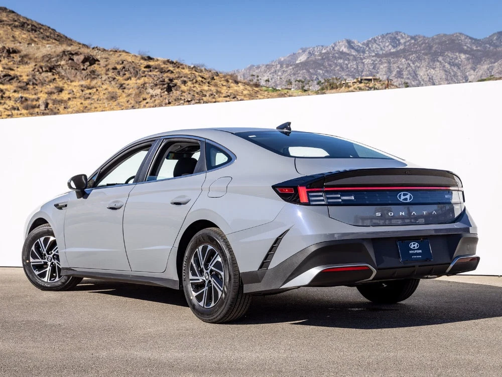 2027 Hyundai Sonata Hybrid Blue (2024 Update), 7/20