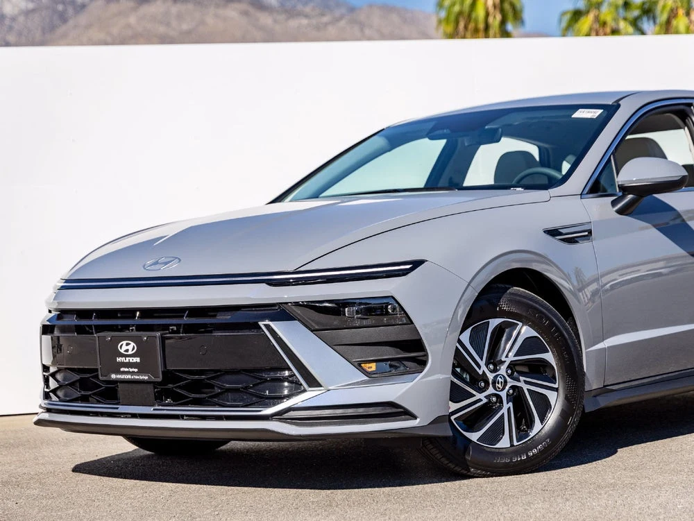 2027 Hyundai Sonata Hybrid Blue (2024 Update), 2/20