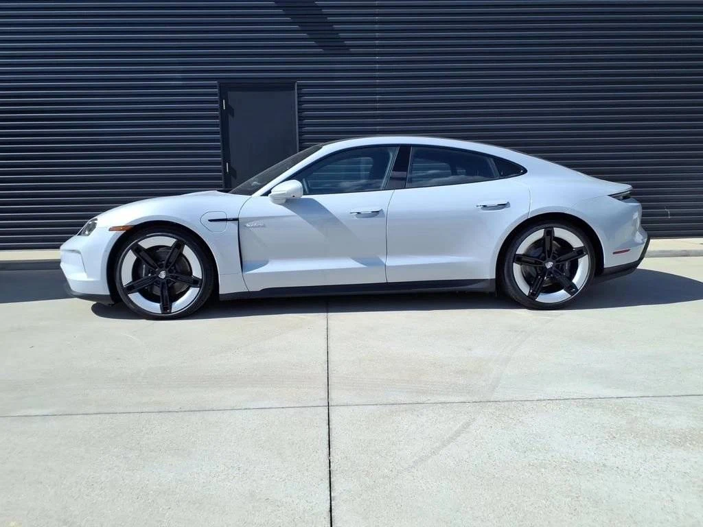 2026 Porsche Taycan 4 Sedan (2025 Update), 2/20