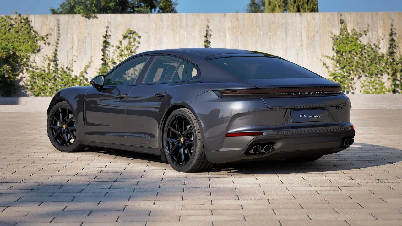 2027 Porsche Panamera 4 (976), 3/14