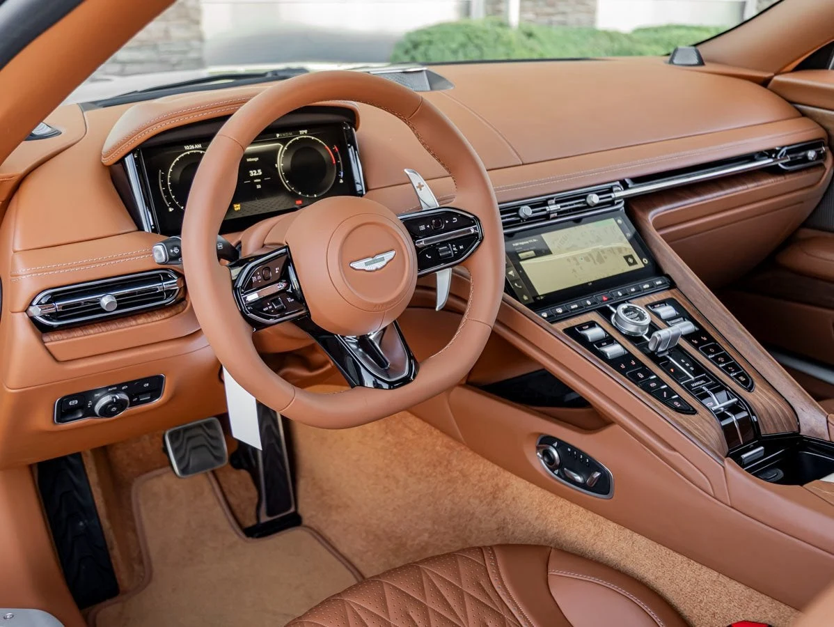 2026 Aston Martin DB12 Volante, 17/30