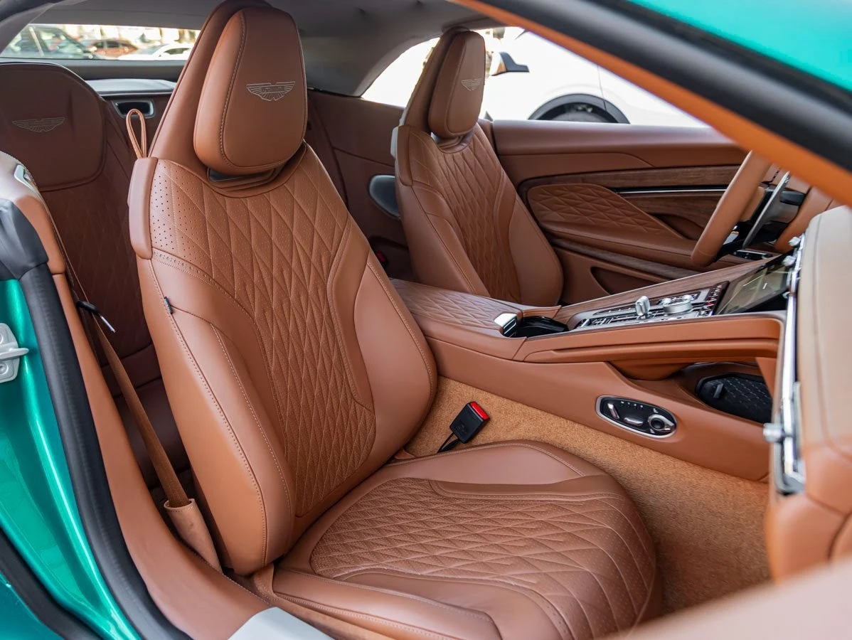 2026 Aston Martin DB12 Volante, 25/30