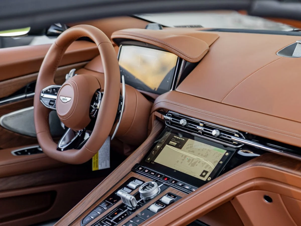 2026 Aston Martin DB12 Volante, 29/30