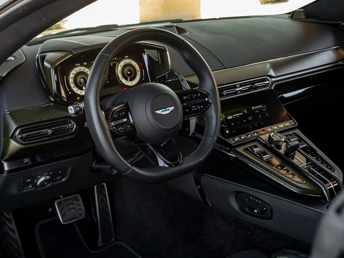2025 Aston Martin Vantage (2024 Update), 3/27