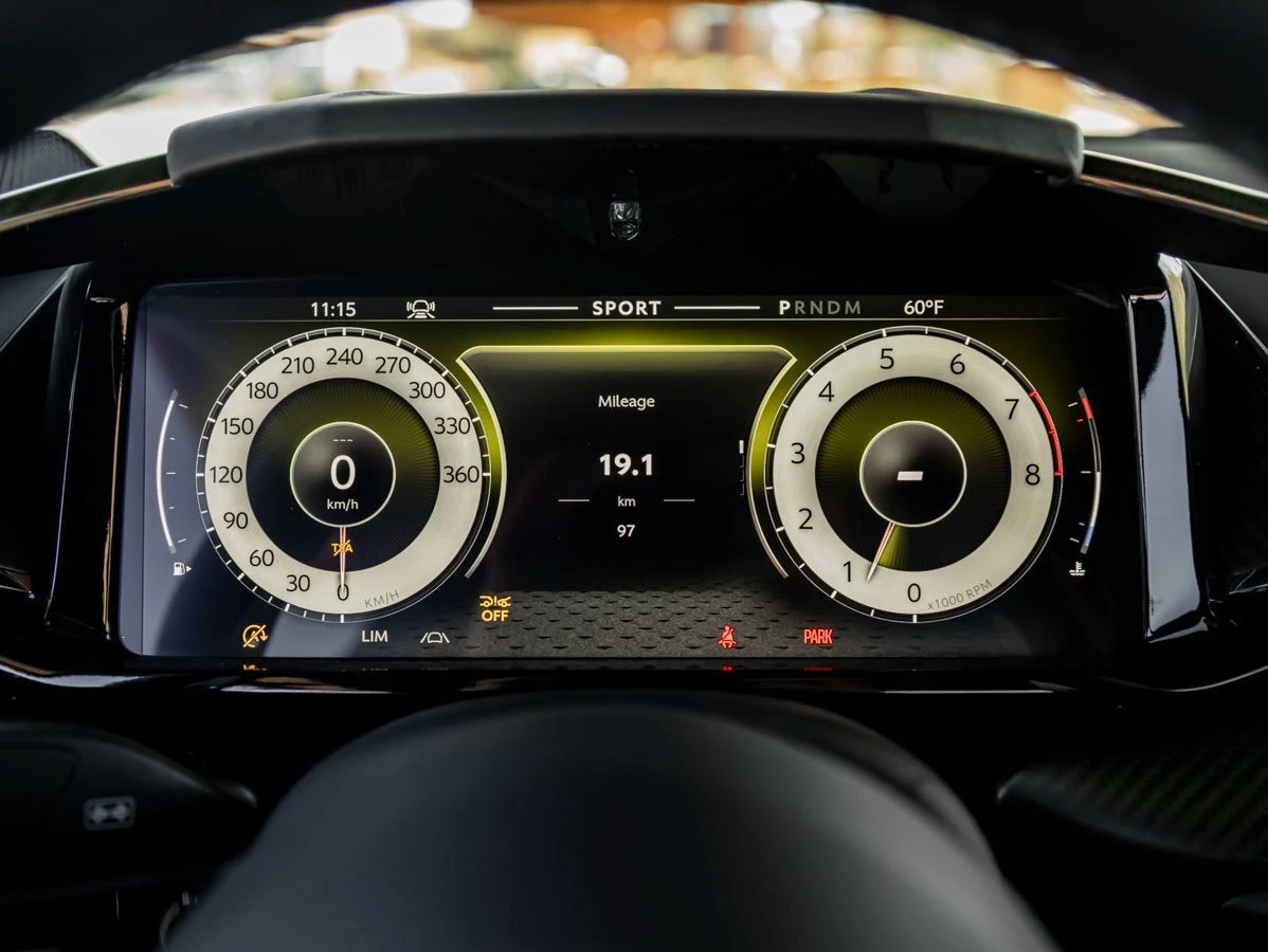2025 Aston Martin Vantage (2024 Update), 6/27