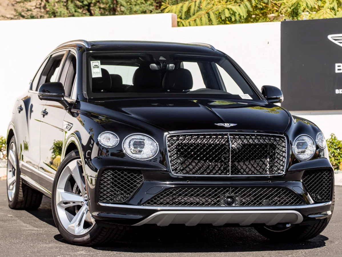 2025 Bentley Bentayga EWB V8, 2/30