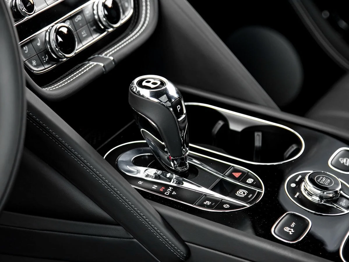 2025 Bentley Bentayga EWB V8, 19/30