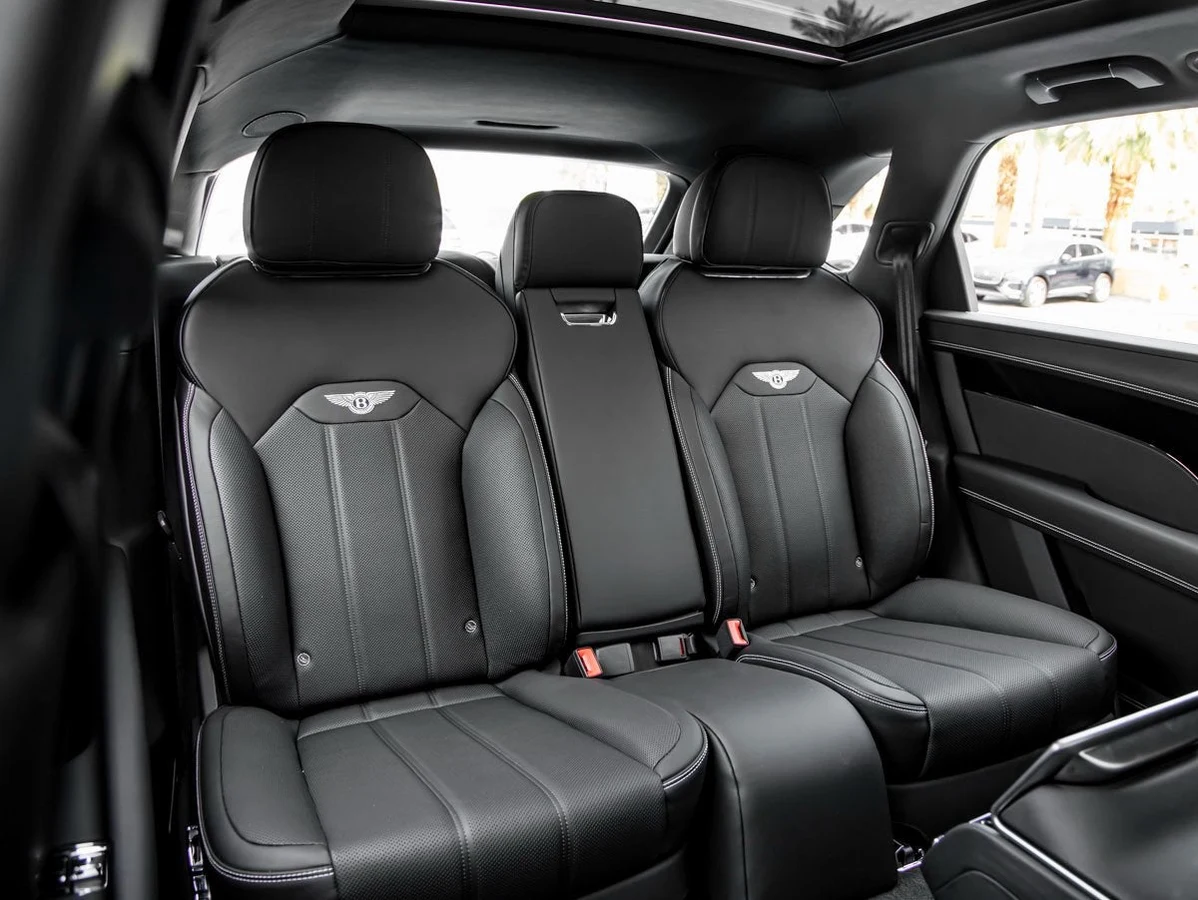 2025 Bentley Bentayga EWB V8, 24/30