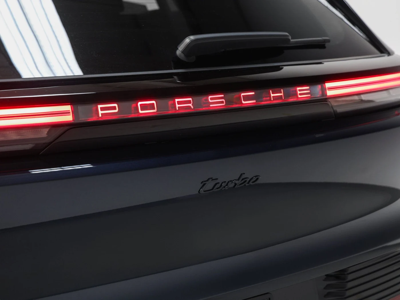 2026 Porsche Cayenne Turbo Electric (E4), 20/30